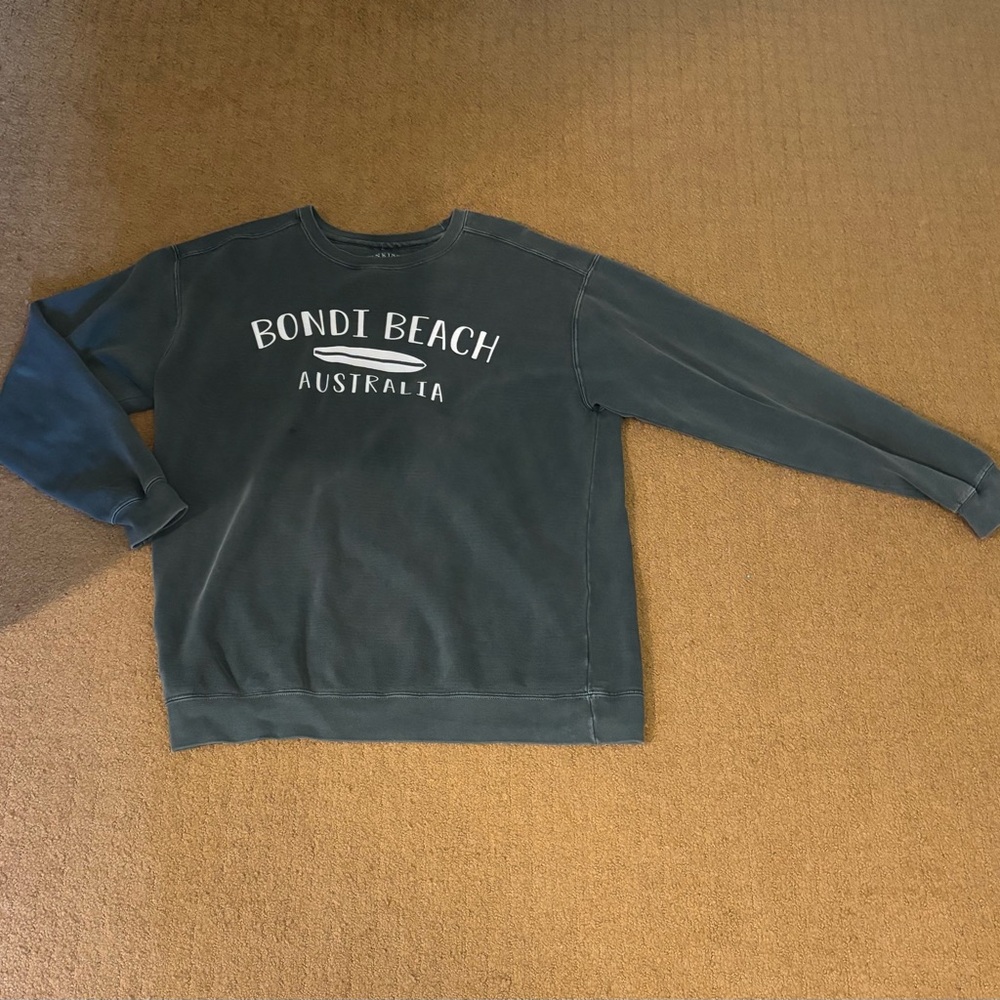Gray Green Summer Crew Neck with Ribbed Cuffs
